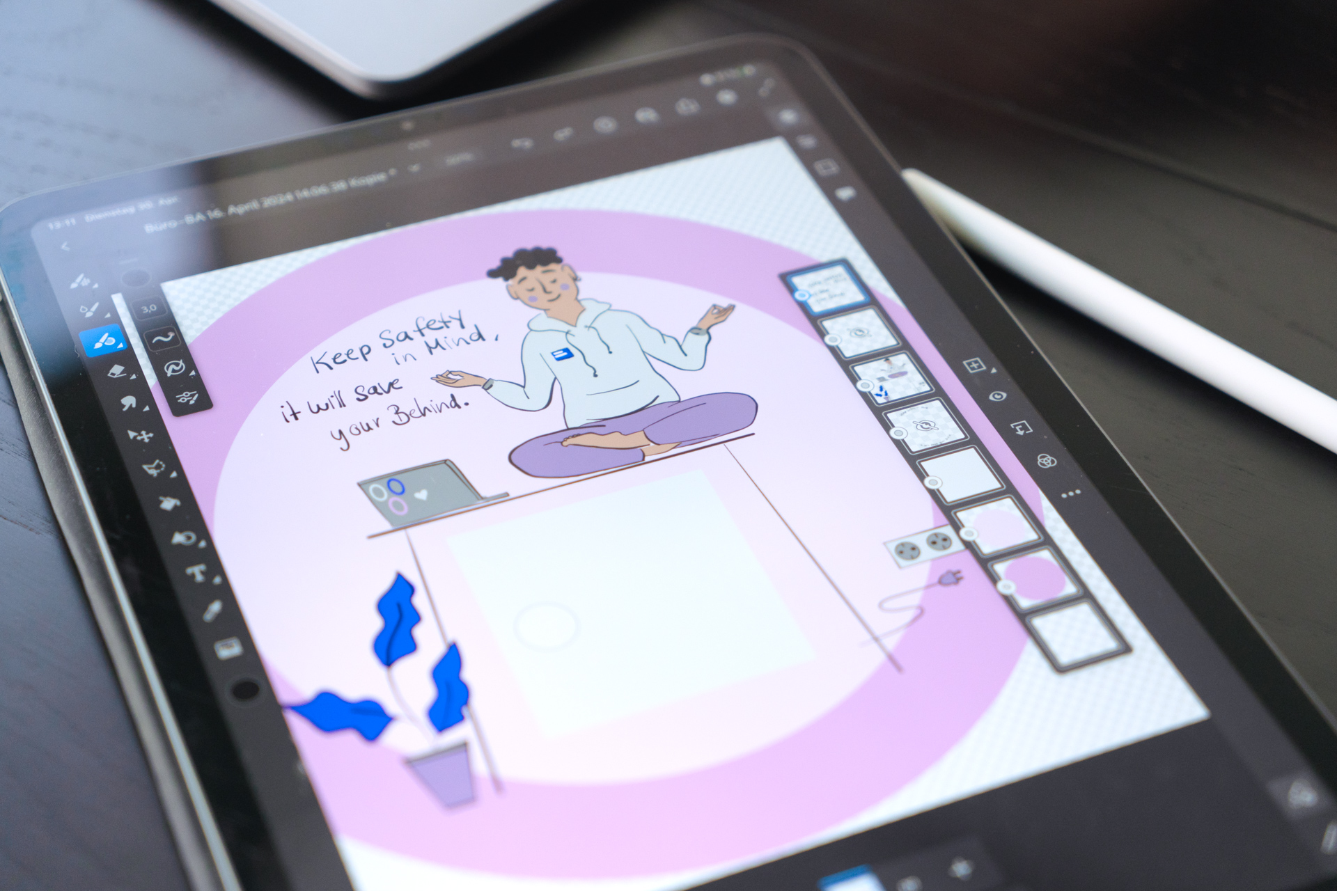 Auf einem Tablet ist eine Skizze zu sehen zum Thema Arbeitssicherheit mit dem Hinweis „Keep safety in mind, it will save your behind“ (auf Deutsch: Denke an Sicherheit, sie wird deinen Hintern retten)