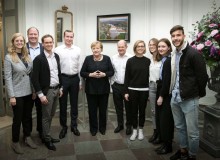 Gruppenfoto zur Vorstellung der Tech4Germany Ergebnisse vor dem Bundeskabinett im November 2019